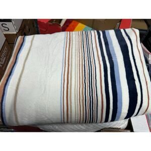 Pendleton Reversible Plush Throw